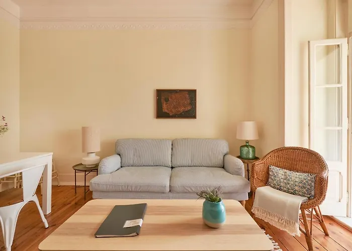 Renovated Spacious Baixa Apartment, By Timecooler