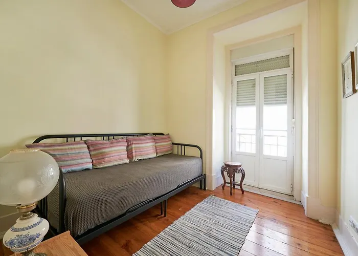 Renovated Spacious Baixa Apartment, By Timecooler